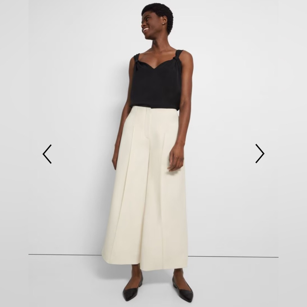 NWT Theory Pleated Wide-Leg Pant in Admiral Crepe
Color: RICE, size 12